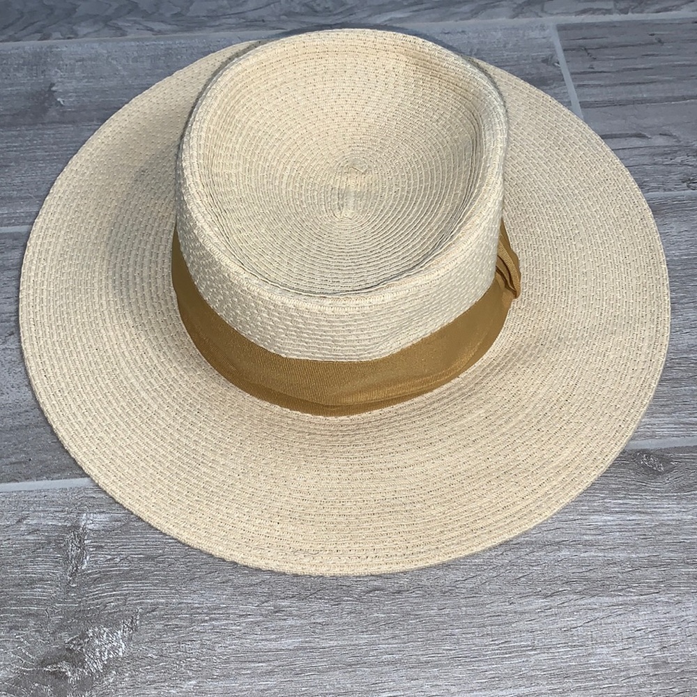 Floppy hat